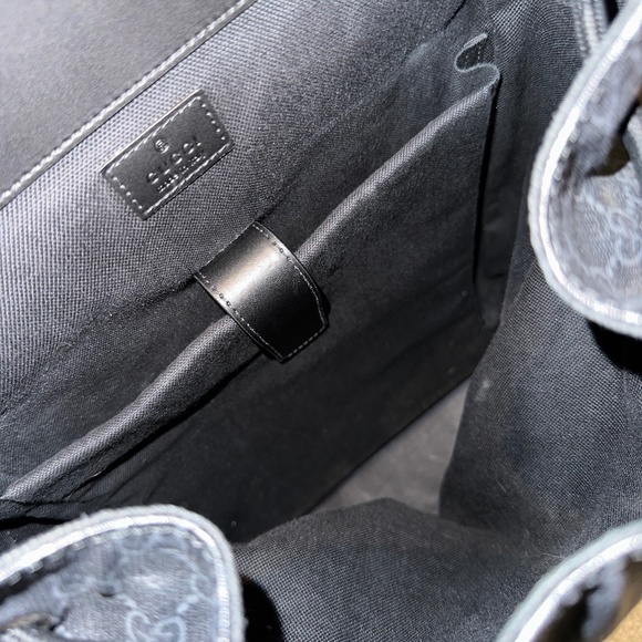 Gucci GG Supreme Black Backpack - Picture 2 of 4